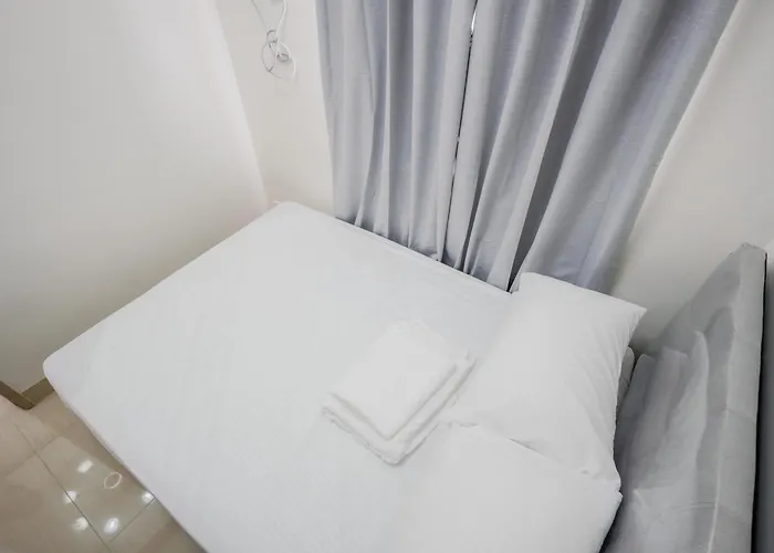 R And K Staycation Aparthotel